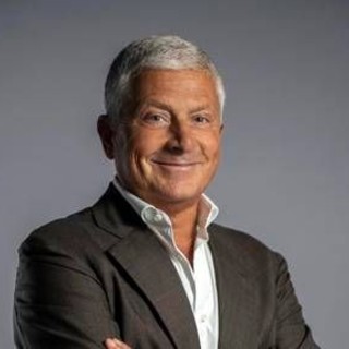 Farmaceutica: 'quando un side business diventa core business', 60 anni di Petrone Group