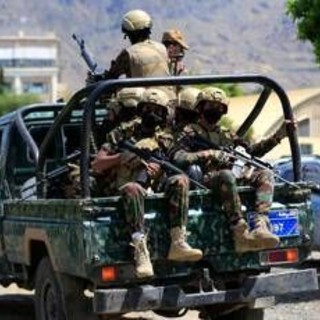 Iran-Houthi, doppia minaccia per le vie del petrolio. Arabia vuole raid Usa in Yemen, Trump dice no Iran-Houthi, doppia minaccia per le vie del petrolio. Arabia vuole raid Usa in Yemen, Trump dice no
