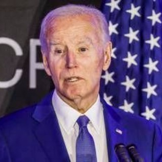 Biden torna e attacca Trump: &quot;Devastazione in meno di 100 giorni&quot;