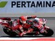 Marquez accelera, Bezzecchi e Fernandez cadono: cos'è successo in partenza in MotoGp Marquez accelera, Bezzecchi e Fernandez cadono: cos'è successo in partenza in MotoGp