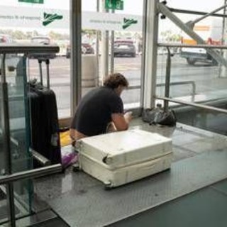 Etna, ancora cenere dal vulcano: stop ai voli all'aeroporto Catania Etna, ancora cenere dal vulcano: stop ai voli all'aeroporto Catania