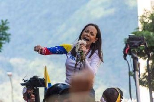 Venezuela, Machado contro Maduro: &quot;Lascerà potere con o senza negoziati&quot;