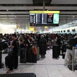 Cyberattacco agli aeroporti europei, ancora problemi in alcuni scali