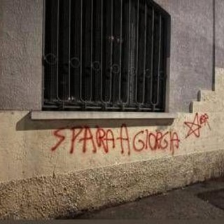 'Spara a Giorgia', scritta contro Meloni siglata Br su sede Lega di Busto Arsizio