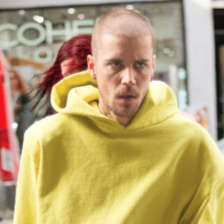 Justin Bieber, lo scontro con i paparazzi e lo sfogo sui social: &quot;So di essere rotto&quot;
