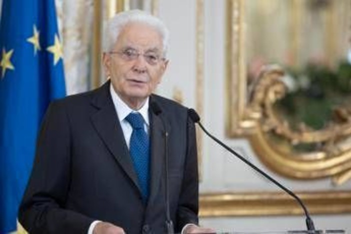Mattarella: &quot;Nostro tempo segnato dalle guerre, giovani siano costruttori di pace&quot;