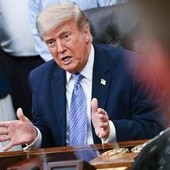 Iran, Trump: "Guerra finirà presto". Axios: "Il presidente valuta ultimo grande attacco"