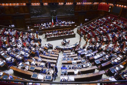 Delmastro, Camera non autorizza l’uso delle chat, voto a scrutinio segreto Delmastro, Camera non autorizza l’uso delle chat, voto a scrutinio segreto