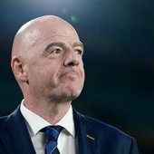 Mondiale ai privati, la Fifa chiede scusa per gli "errori commessi" ma rilancia il "pieno sostegno" a Infantino
