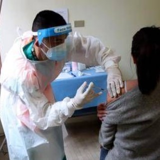 Vaccini, l'effetto giovinezza dell'anti-zoster: l'invecchiamento biologico rallenta