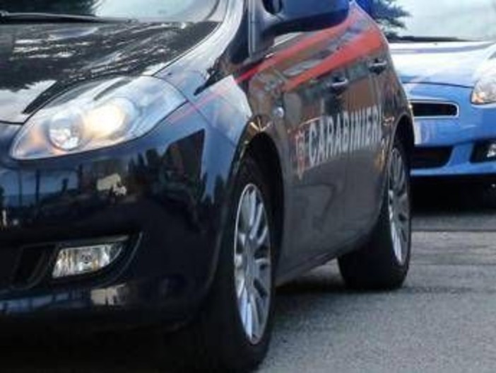 Marina di Massa, non si ferma all'alt e si schianta con la moto: morto
