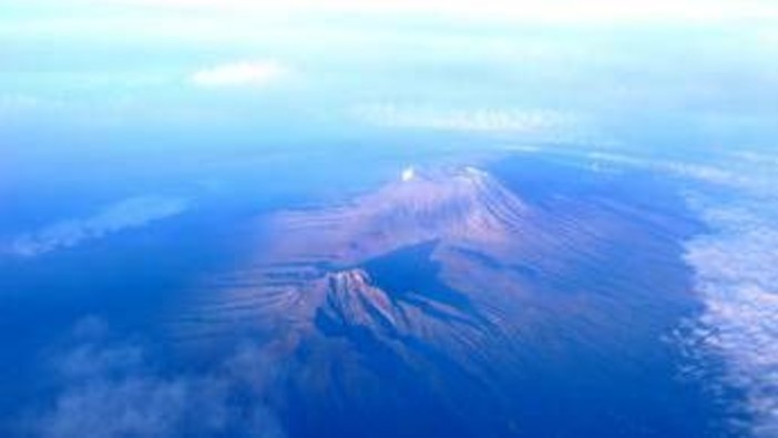 Elicottero in missione di soccorso si schianta sul Kilimangiaro, 5 morti Elicottero in missione di soccorso si schianta sul Kilimangiaro, 5 morti