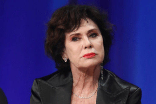 Corinne Clery e il tradimento del figlio: &quot;Ho cercato di comprare il suo amore&quot;