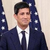 Fed rialza i tassi dello 0,25%. Warsh: "L'economia cresce ma l'inflazione è troppo alta" Fed rialza i tassi dello 0,25%. Warsh: "L'economia cresce ma l'inflazione è troppo alta"