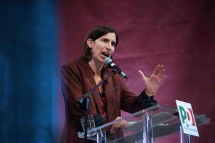 Schlein, attacco choc della consigliera Lega con frase su Modena. Meloni: "Parole inaccettabili" Schlein, attacco choc della consigliera Lega con frase su Modena. Meloni: "Parole inaccettabili"