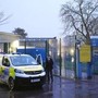 Londra, 13enne arrestato per tentato omicidio: ha accoltellato due compagni a scuola