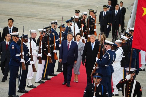 Xi Jinping arriva negli Stati Uniti, al via vertice “Stabilizzare rapporti”