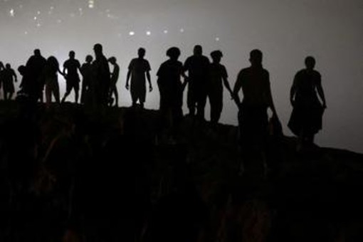 Crisi migranti a Ceuta, 67 morti. Sanchez scrive a Ue e chiede vertice tra ministri dell'Interno