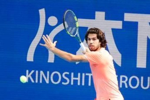 Alcaraz torna alla vittoria a Tokyo, Lehecka battuto in finale Alcaraz torna alla vittoria a Tokyo, Lehecka battuto in finale
