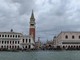Venezia, pezzi di cemento cadono dal campanile di San Marco: avviati accertamenti