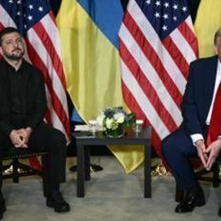 Trump: &quot;Paesi Nato dovrebbero abbattere jet Russia se invadono spazio aereo&quot;