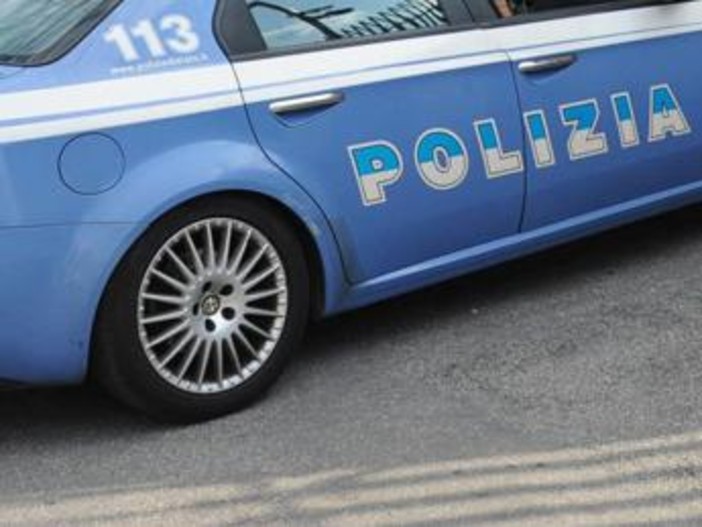 Lite di coppia dopo il viaggio in Nigeria, chiama la polizia perché il marito rifiuta un rapporto intimo Lite di coppia dopo il viaggio in Nigeria, chiama la polizia perché il marito rifiuta un rapporto intimo