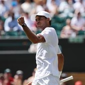 Cobolli, quarti a Wimbledon ed esultanza alla Ronaldo. Poi chiede una casa... in prestito Cobolli, quarti a Wimbledon ed esultanza alla Ronaldo. Poi chiede una casa... in prestito