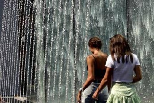 Caldo allenta la morsa nel weekend, oggi ancora allerta rossa in tre città