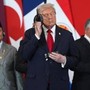 Trump, tutte le 'perle': la grazia a Netanyahu, Meloni 'bellissima', Macron stritolato e Starmer gelato
