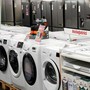Elettrodomestici, arriva il diritto alla riparazione: i nuovi obblighi per i produttori Elettrodomestici, arriva il diritto alla riparazione: i nuovi obblighi per i produttori