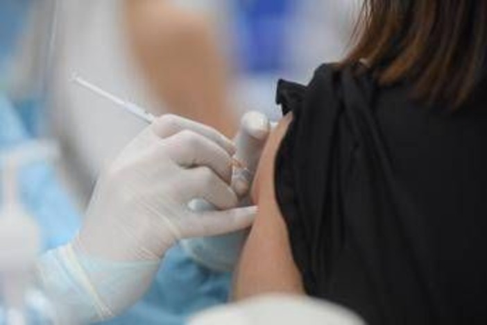 Tumori, in Lazio 46mila ricoveri l'anno: al via 'Vaccinazione paziente oncologico'