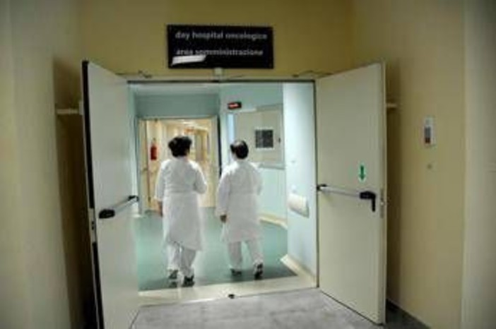 Tumori: report Favo, 'diritti di 4 mln di italiani a rischio per ritardi burocrazia'