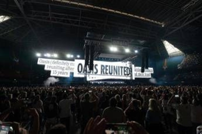 Accuse di stupro per Paul Gallagher, fratello maggiore degli Oasis Noel e Liam