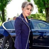 Berlusconi, per 90esimo della nascita pranzo di famiglia a Villa Certosa: due aerei partiranno da Milano Berlusconi, per 90esimo della nascita pranzo di famiglia a Villa Certosa: due aerei partiranno da Milano