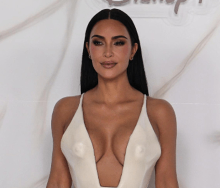 Kim Kardashian compra un Monet per amore di 'Ragazze a Beverly Hills': l'arte ispirata da un film cult
