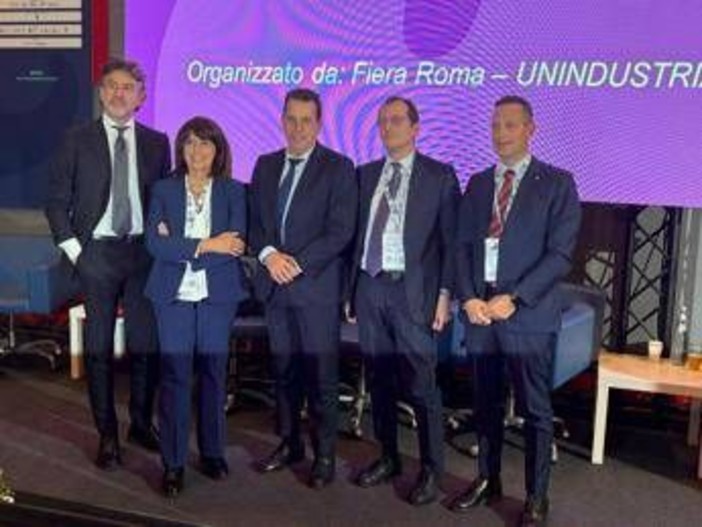 Blue Planet Economy Forum, Latrofa: "360 milioni di investimenti e per futuro di quelli del Lazio" Blue Planet Economy Forum, Latrofa: "360 milioni di investimenti e per futuro di quelli del Lazio"