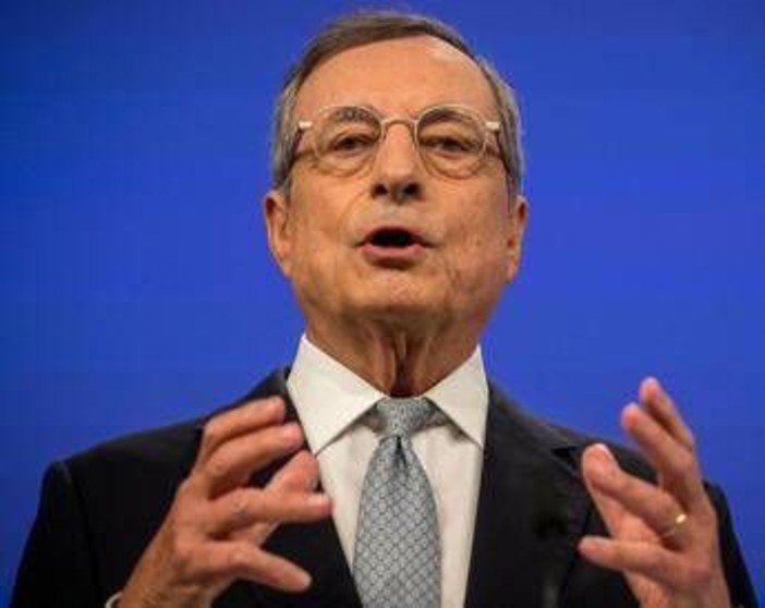 Draghi: &quot;2025 anno in cui l'illusione del potere geopolitico Ue è evaporata&quot;