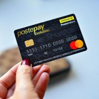 Postepay presenta ecosistema per 'great shopping experience' e partnership con Scalapay