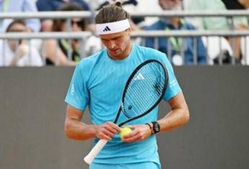 Internazionali, Zverev perde e se la prende con campo: "Peggiore della mia vita"