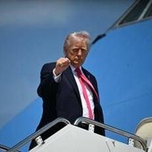 Trump: "Papa deve capire, Iran può colpire anche Italia". Ottimismo sui negoziati: "Accordo vicino con Teheran" Trump: "Papa deve capire, Iran può colpire anche Italia". Ottimismo sui negoziati: "Accordo vicino con Teheran"