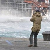 Meteo, nuova allerta della Protezione Civile: venti di burrasca e temporali al Centro-Nord Meteo, nuova allerta della Protezione Civile: venti di burrasca e temporali al Centro-Nord