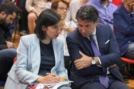 Fratelli d'Italia stabile, Pd scende, M5S sale: sondaggio politico La7