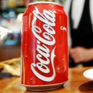 Coca-Cola, Trump rivendica: &quot;Convinti a usare zucchero canna al posto di sciroppo mais&quot;