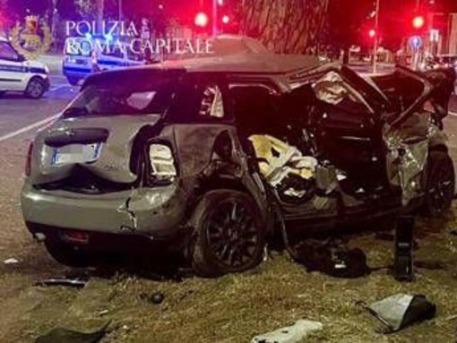 Incidente sulla Colombo a Roma, amica vittima in "condizioni gravi ma stabili". Negativa a test Incidente sulla Colombo a Roma, amica vittima in "condizioni gravi ma stabili". Negativa a test