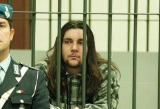 Sterminò la famiglia a fucilate, in fuga Elia Del Grande: killer della 'strage dei fornai'