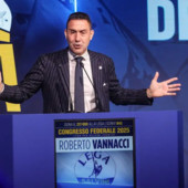 Vannacci lascia la Lega, “Proseguo da solo, inseguo un sogno e vado lontano” Vannacci lascia la Lega, “Proseguo da solo, inseguo un sogno e vado lontano”