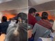 Power bank prende fuoco nella cappelliera dell'aereo: paura sul volo IndiGo Power bank prende fuoco nella cappelliera dell'aereo: paura sul volo IndiGo