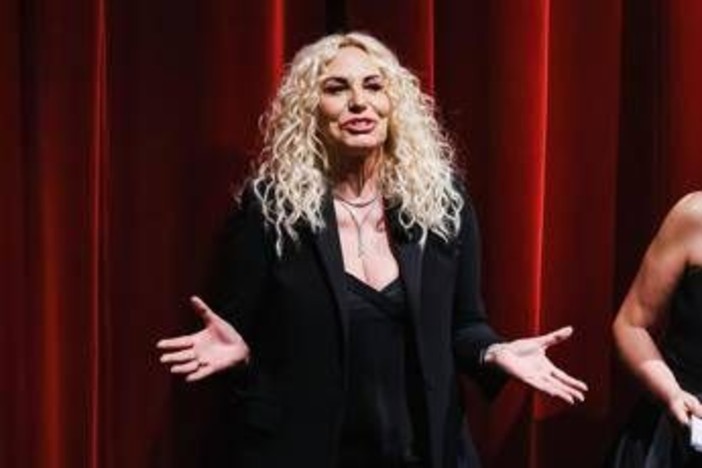 Antonella Clerici: &quot;In menopausa è difficile perdere chili, ecco cosa mangio&quot;