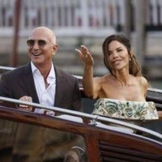 Nozze Bezos, stasera la festa da ballo: resta il mistero sul cantante