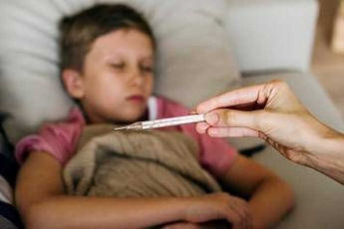 Bimbi e malattie respiratorie invernali, come si curano e quando allarmarsi Bimbi e malattie respiratorie invernali, come si curano e quando allarmarsi
